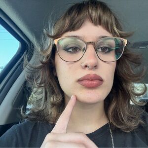 Meet your Posher, Emma